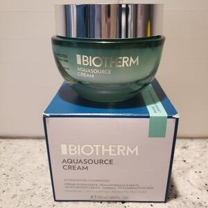 Biotherm Acquasource Cream.